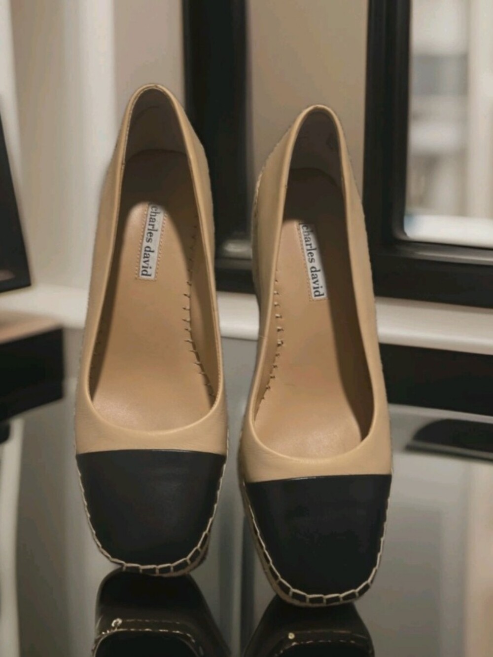 Charles David Glider leather Beige and Black espadrille Two-tone wedges  Sz 9.